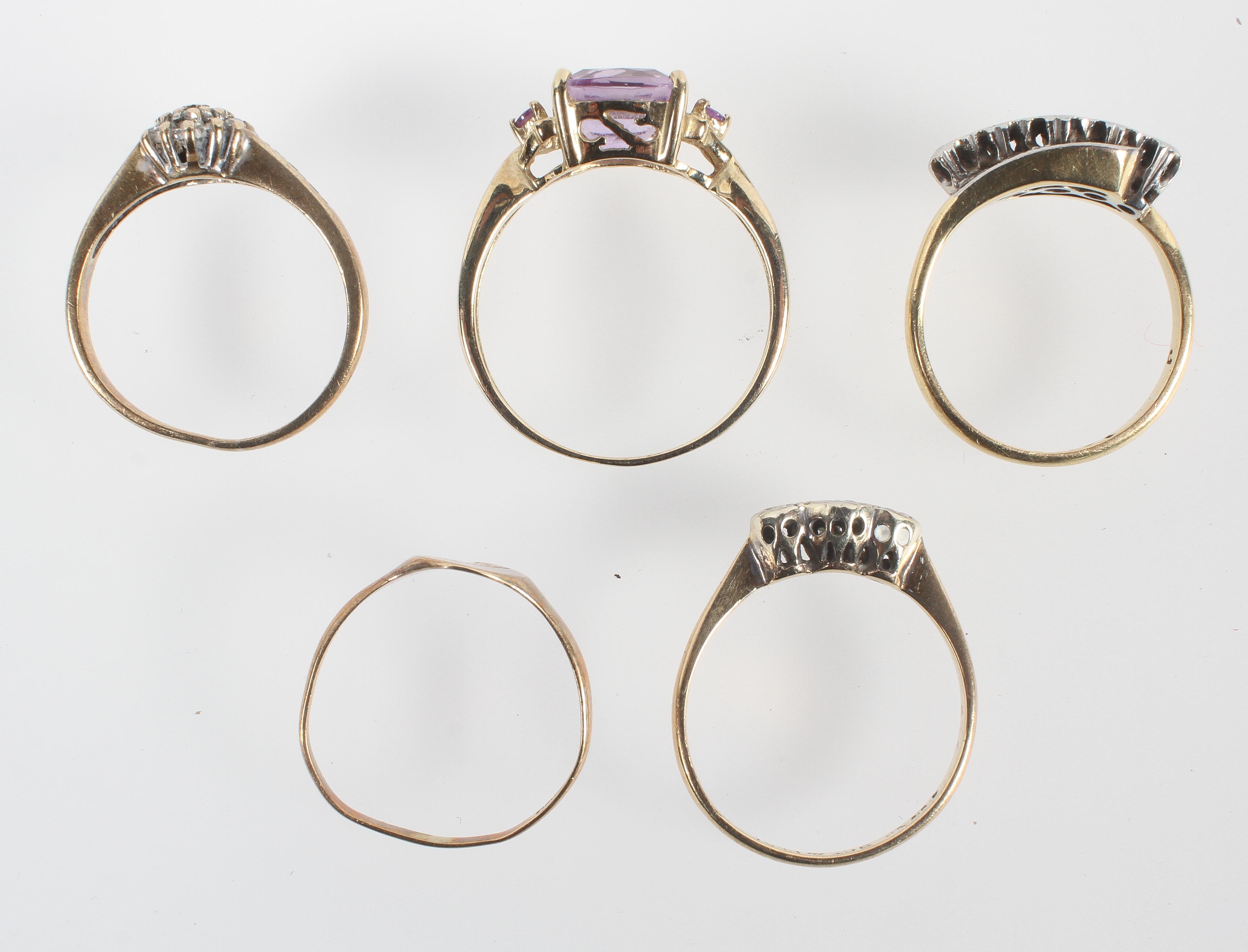 A collection of rings to include: A 18ct/plat five stone crossover diamond ring, - Image 3 of 3