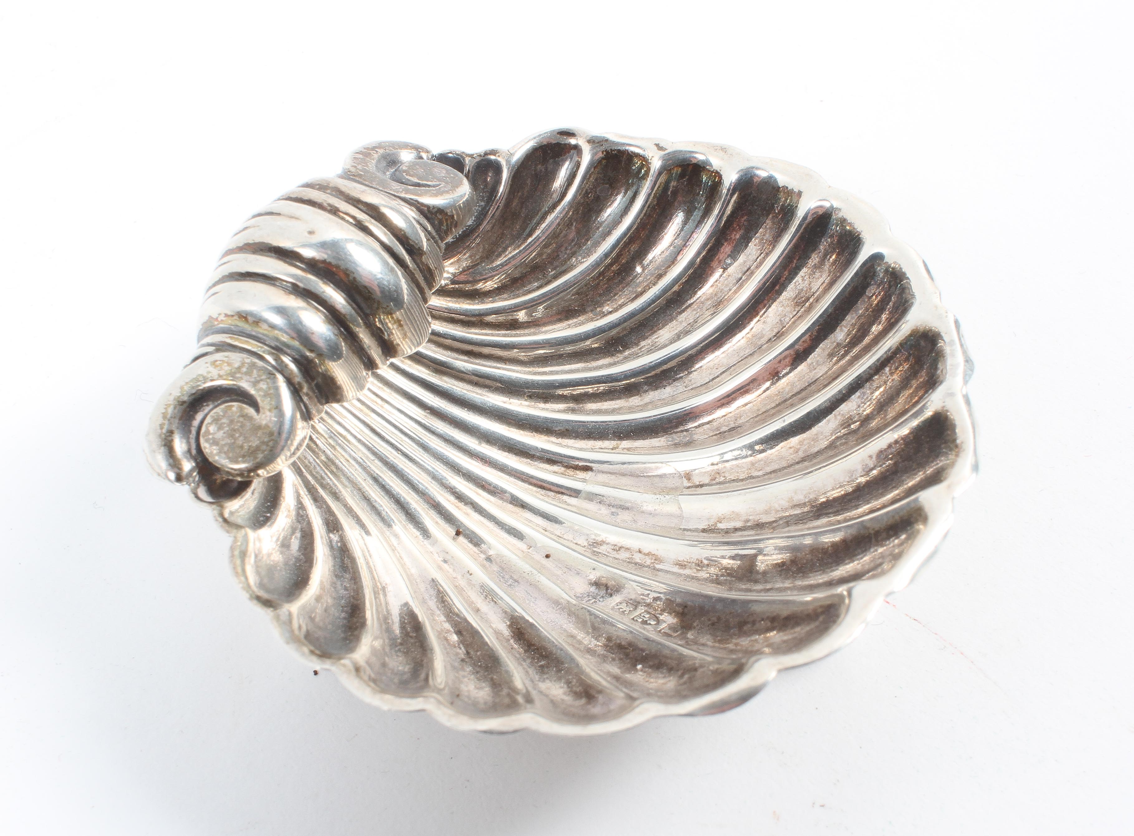 A pair of silver shell form salts, raised on ball feet, - Image 2 of 3