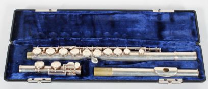 A Gemeinhardt (Elkhart, USA) flute, the head piece and body stamped '2ESPS/E/H84686',