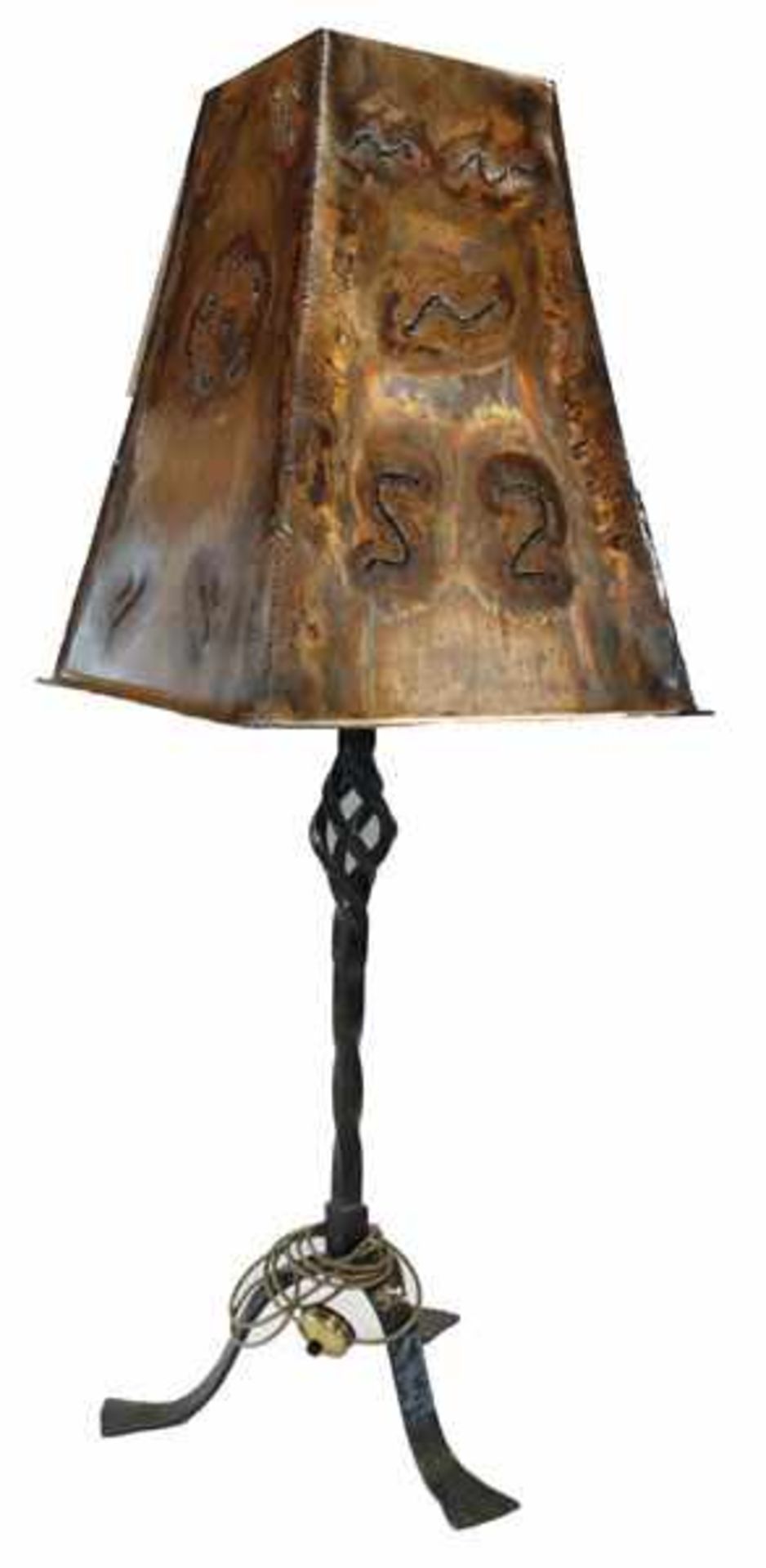 Schmiedeeiserne Stehlampe mit Kupferschirm, H 143 cm, 54 cm x 54 cm, Gebrauchsspuren, Versand per