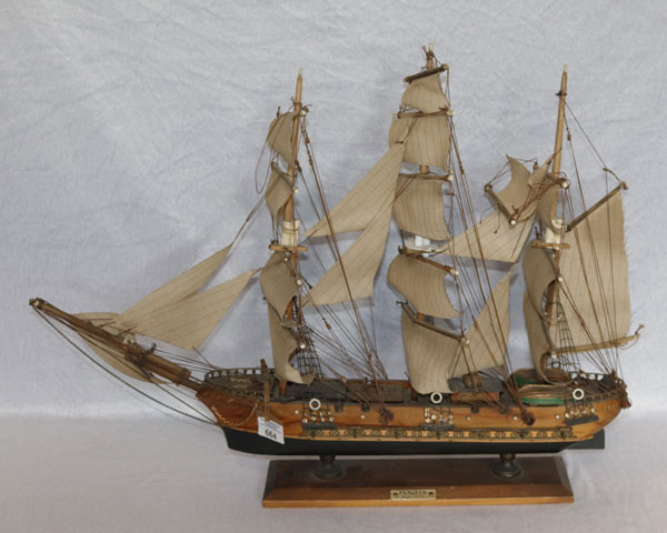 Holz Modellschiff mit Takelage, H 51 cm, L 70 cm, gut erhalten