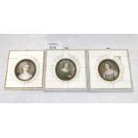 3 Medaillonbilder 'Damenporträts', in Beinrahmen, 11,5 cm x 10 cm und 12,5 cm x 11,5 cm, Rahmen