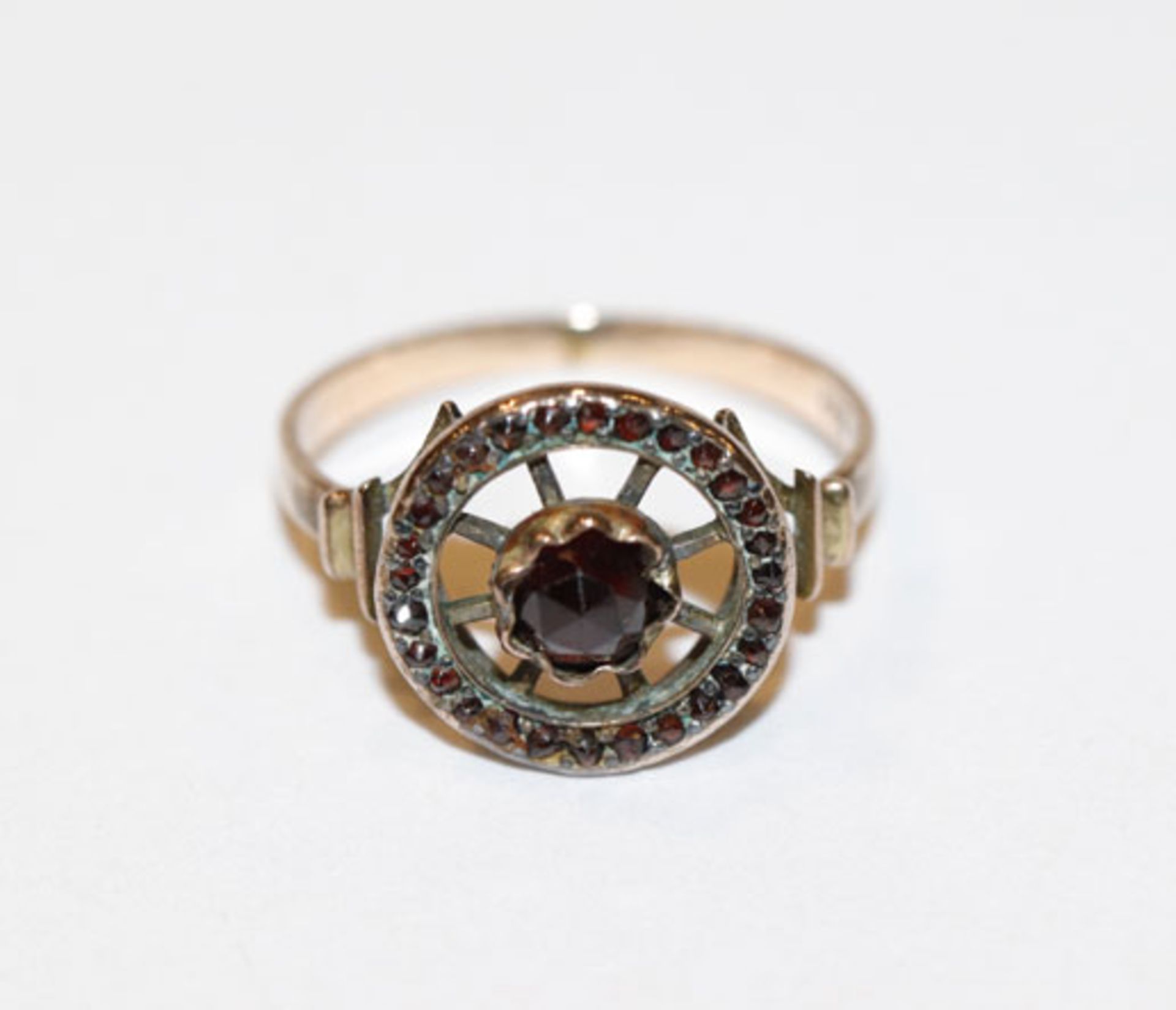 8 k Rosegold Ring mit Granat, ältere Handarbeit, Gr. 55