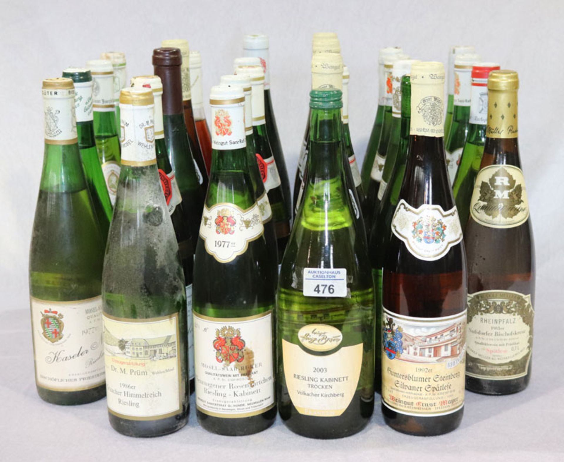 Konvolut von 28 Flaschen diverser Weißweine, verschiedene Jahrgänge