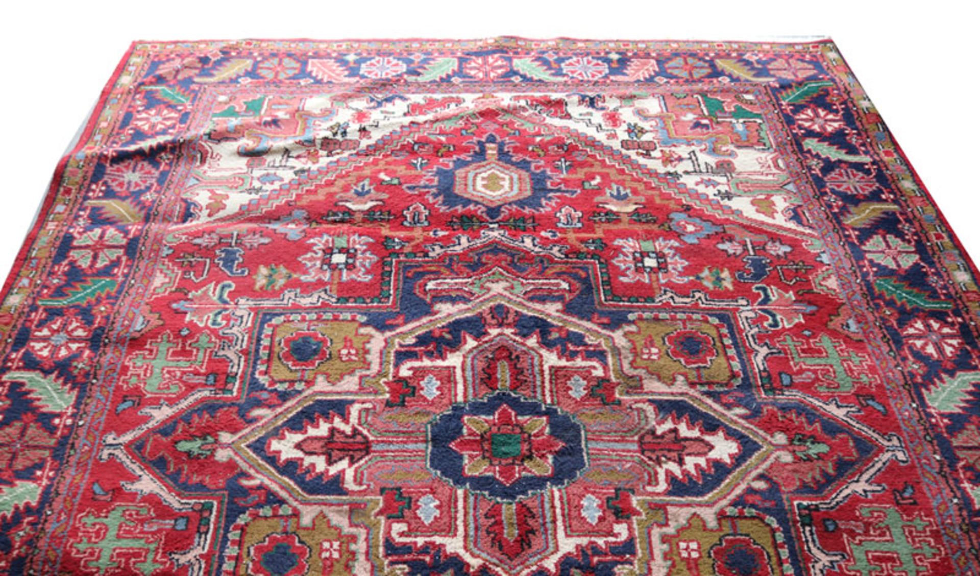 Teppich, Heriz, rot/blau/bunt, teils fleckig, Gebrauchsspuren, 347 cm x 248 cm