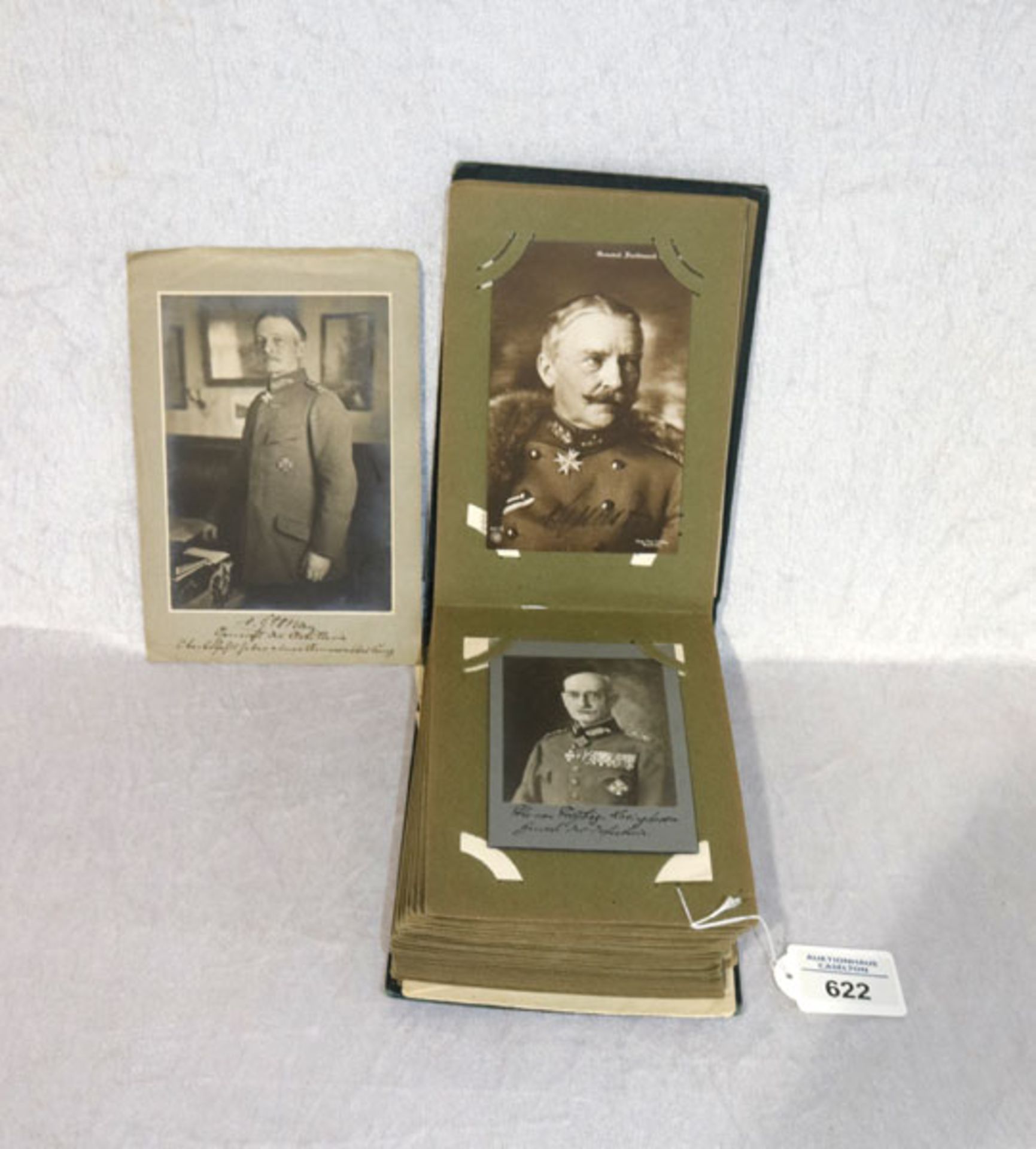 Feldpost-Album mit Sammlung von Autographen, ca. 48 signierte Porträtpostkarten von deutschen