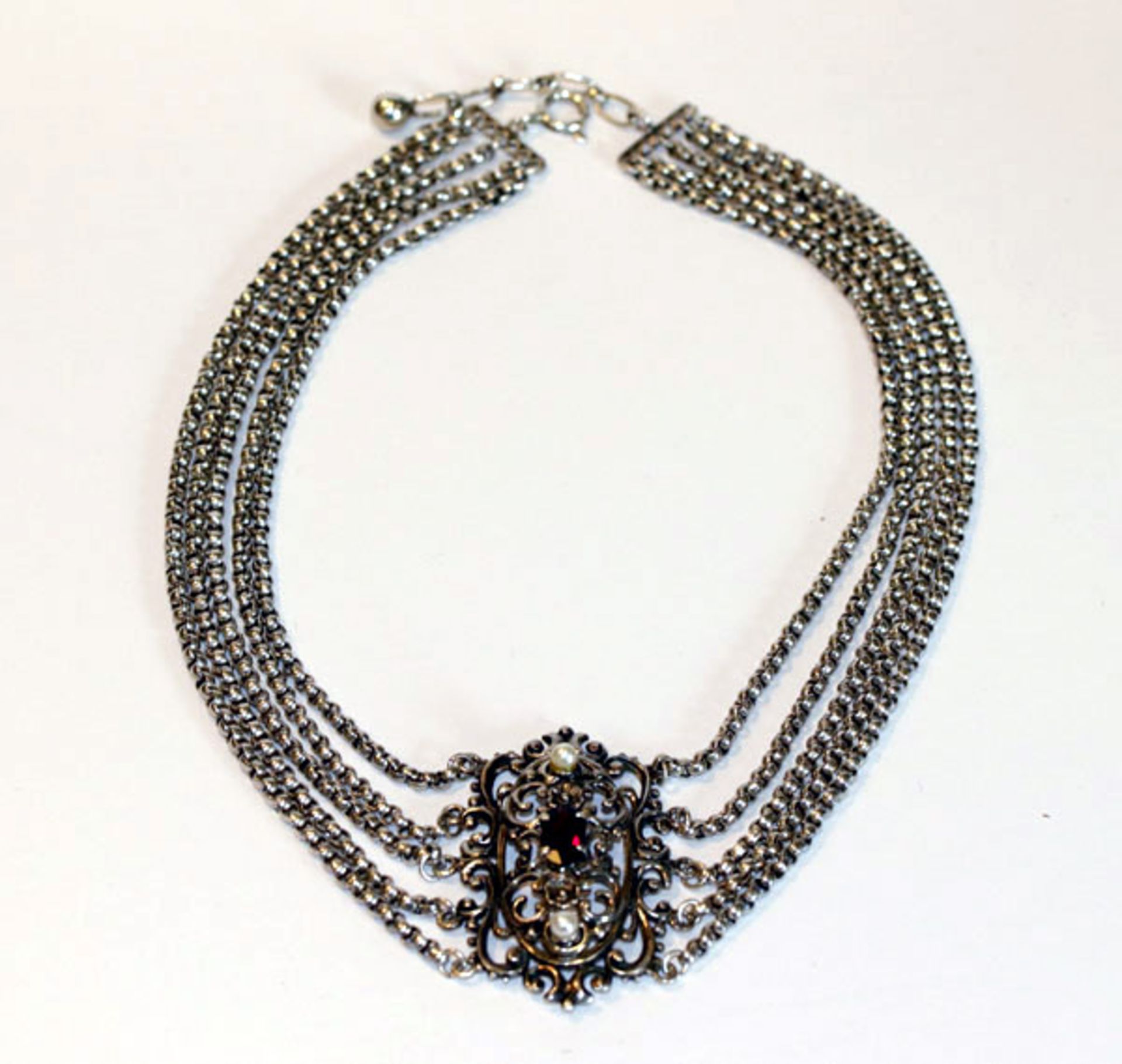 Kropfkette, 835 Silber, 5-reihig mit Granat und 2 Perlen, L 32 cm