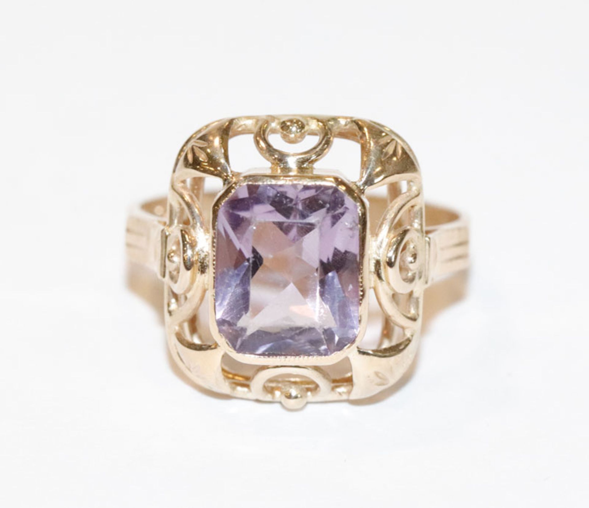 14 k Gelbgold Ring mit Amethyst, 4,4 gr., Gr. 60