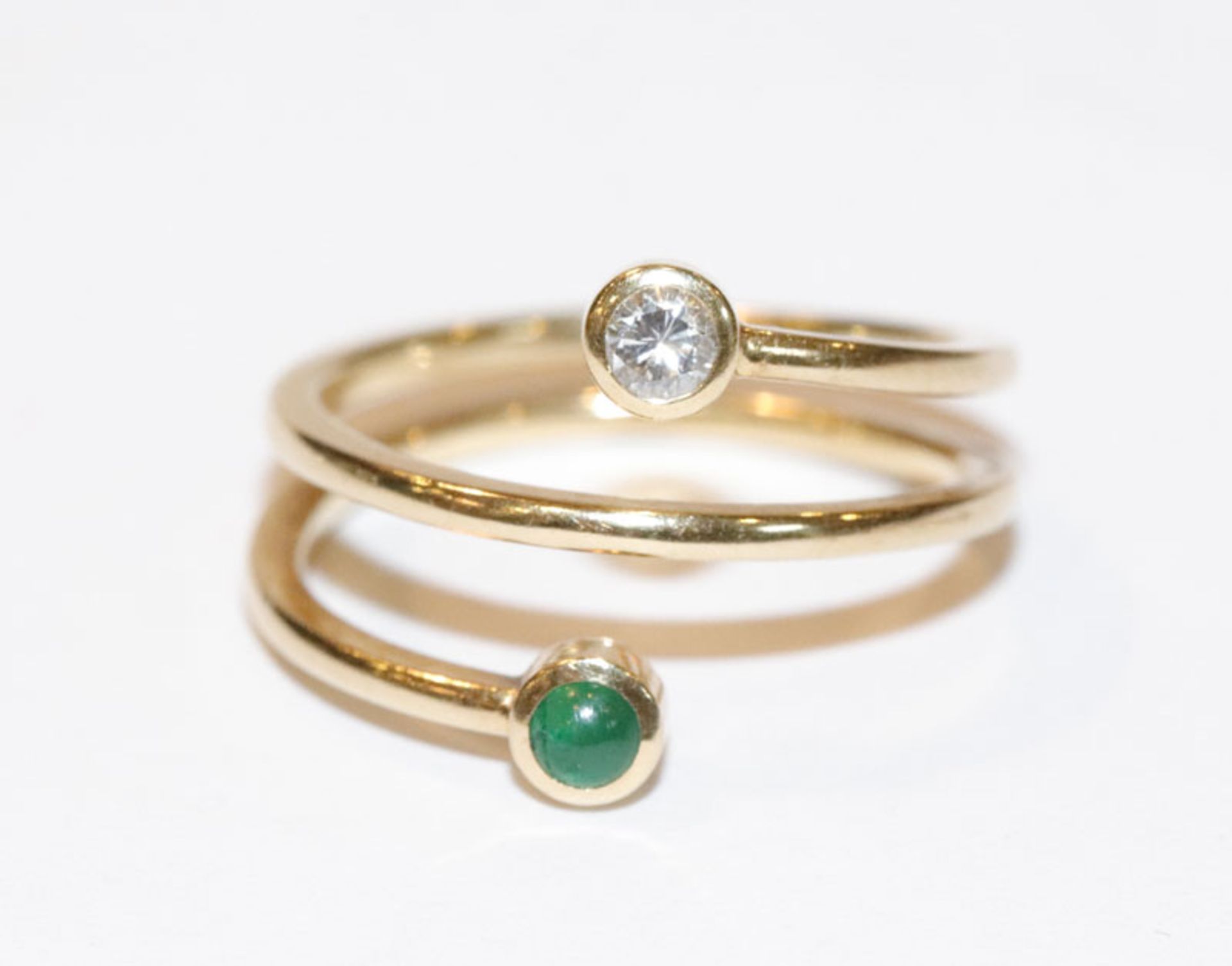 18 k Gelbgold Ring mit Diamant und Smaragd, 4 gr., Gr. 53