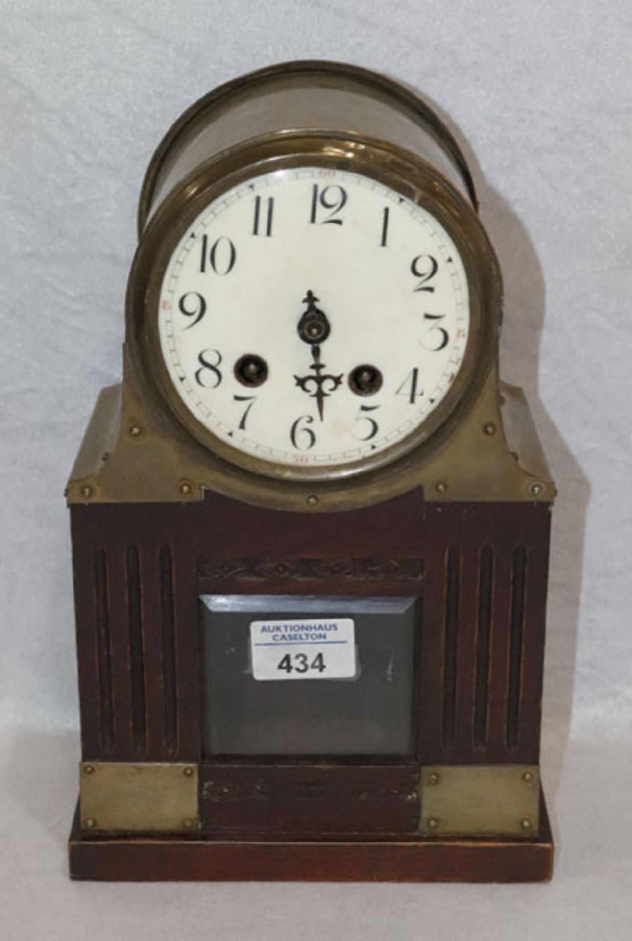 Kaminuhr, Holzgehäuse mit Metall, um 1900, Minutenzeiger, Schlüssel und Pendel fehlt, Funktion nicht