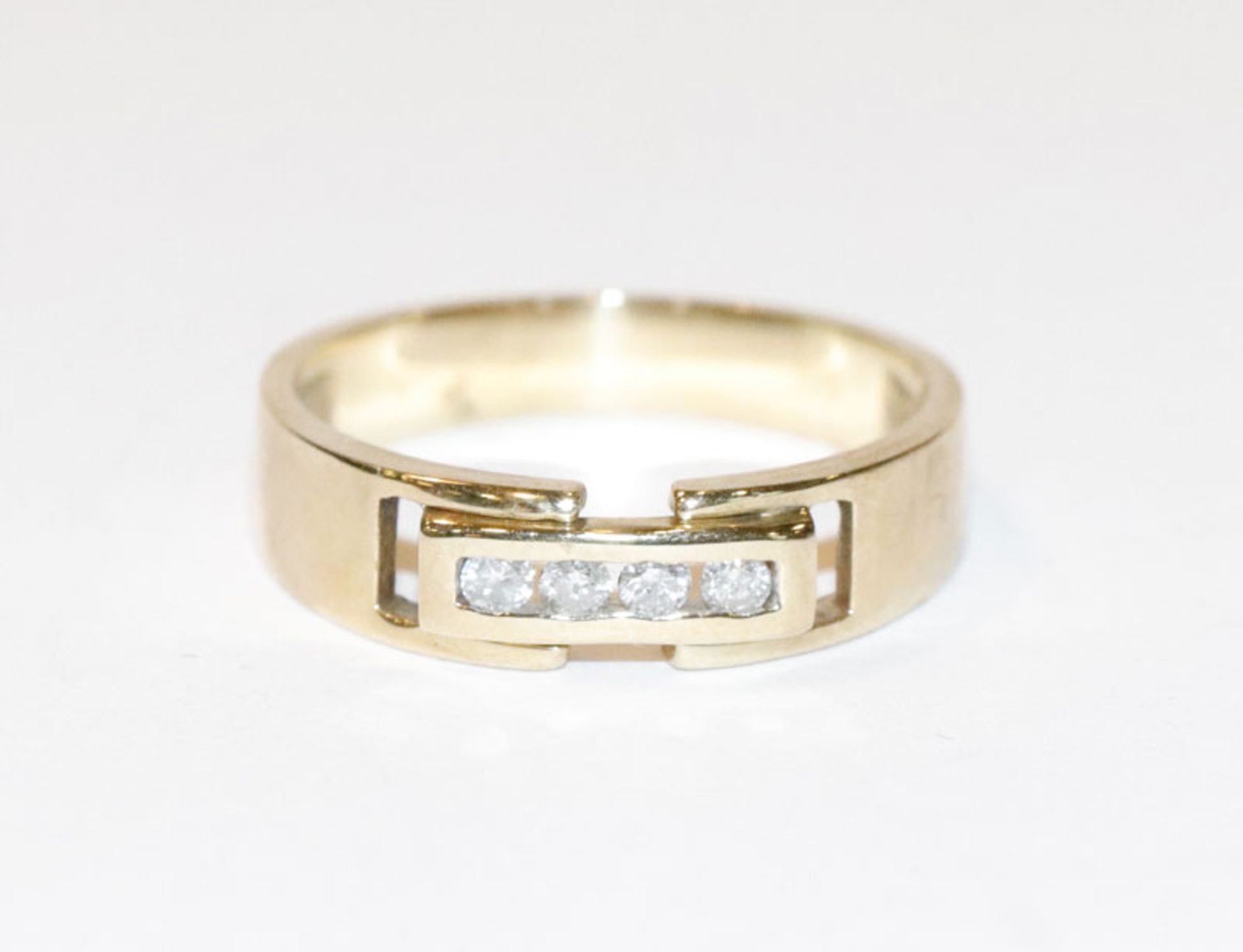 14 k Gelbgold Ring mit 4 Brillanten, 3,2 gr., Gr. 54