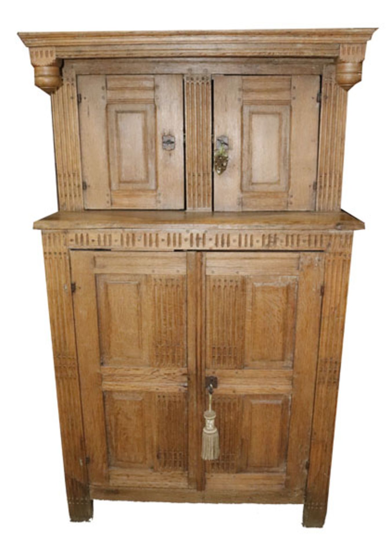Aufsatzschrank, Eiche, Korpus mit Doppeltür und 2 Türen, Kassettendekor, 18./19. Jahrhundert,