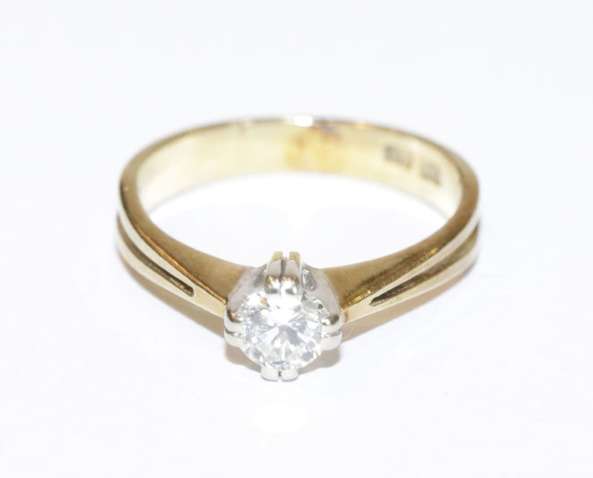 14 k Gelbgold Ring mit ca. 0,50 ct. Diamant in Weißgold gefaßt, Gr. 54