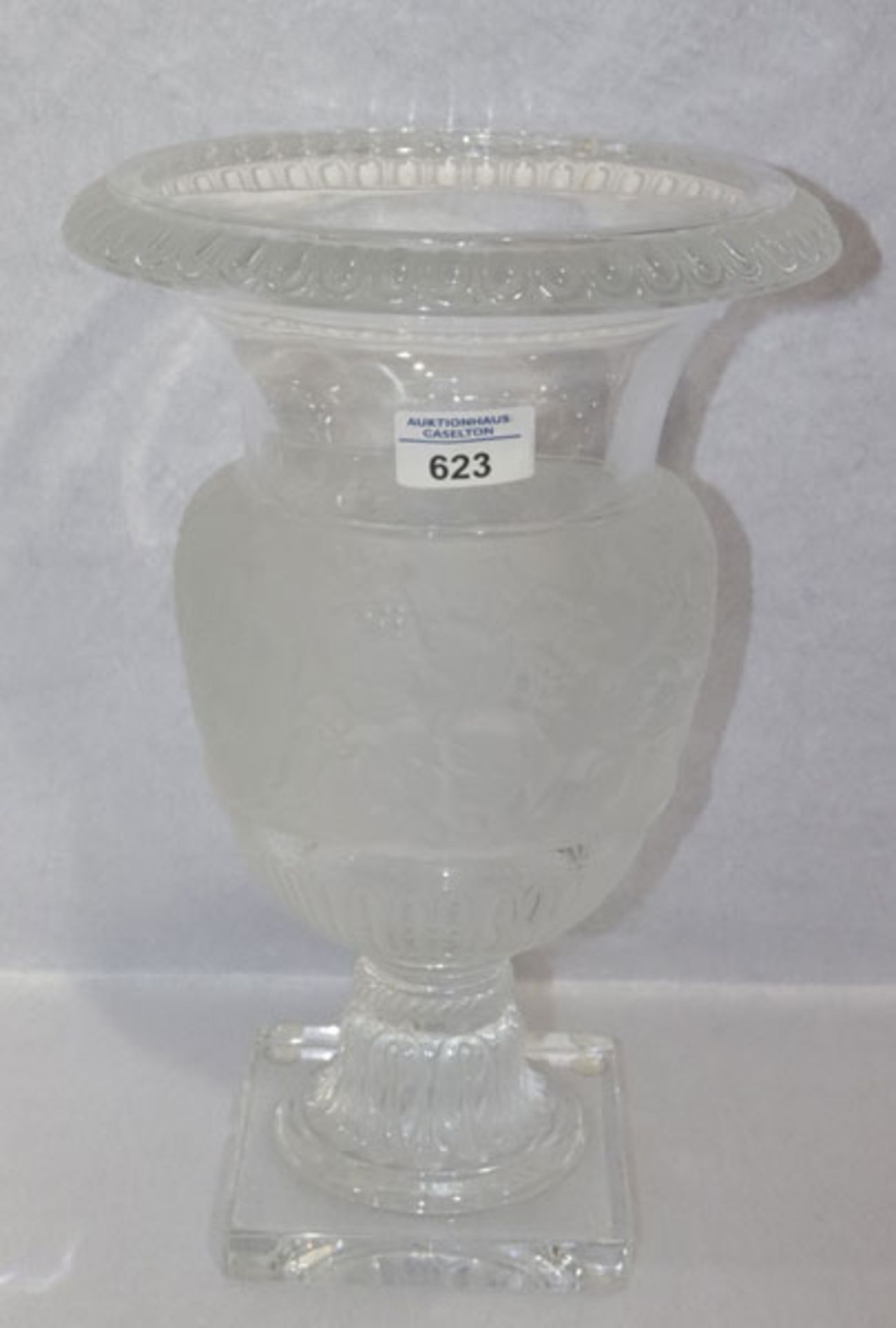 Lalique Versailles Vase, die Versailles Vase wurde ursprünglich 1939 von René Lalique entworfen und