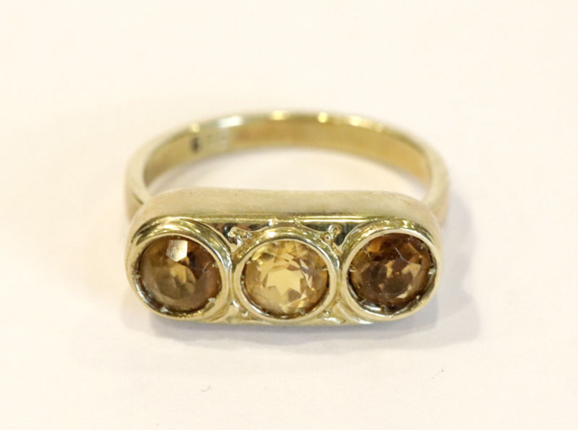 14 k Gelbgold Ring mit 3 Goldtopasen, 3,5 gr., Gr. 50