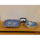 An 18thC blue & white printed tea bowl & saucer and a small Chinese square tray - two pieces