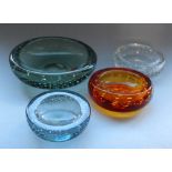 Four Whitefriars controlled bubbles glass bowls, 1950-67, pattern no. 9099.