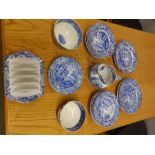 28 pieces of Copeland Spode Italian pattern blue & white table ware.