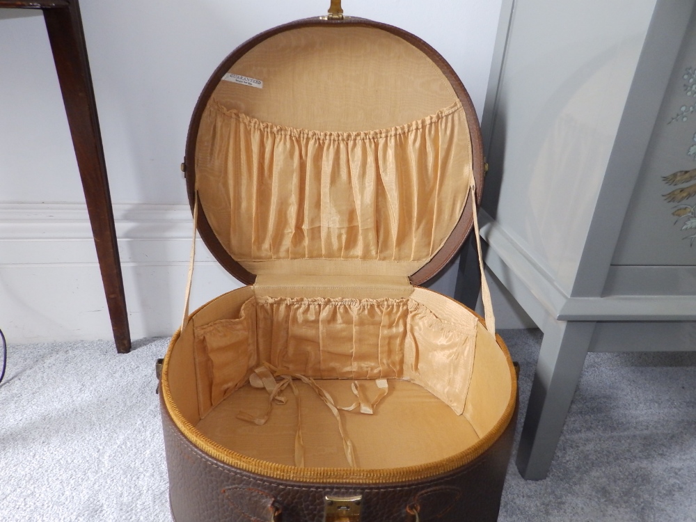 A brown 'Guaranteed Genuine Cow Hide' hat box. - Image 3 of 3
