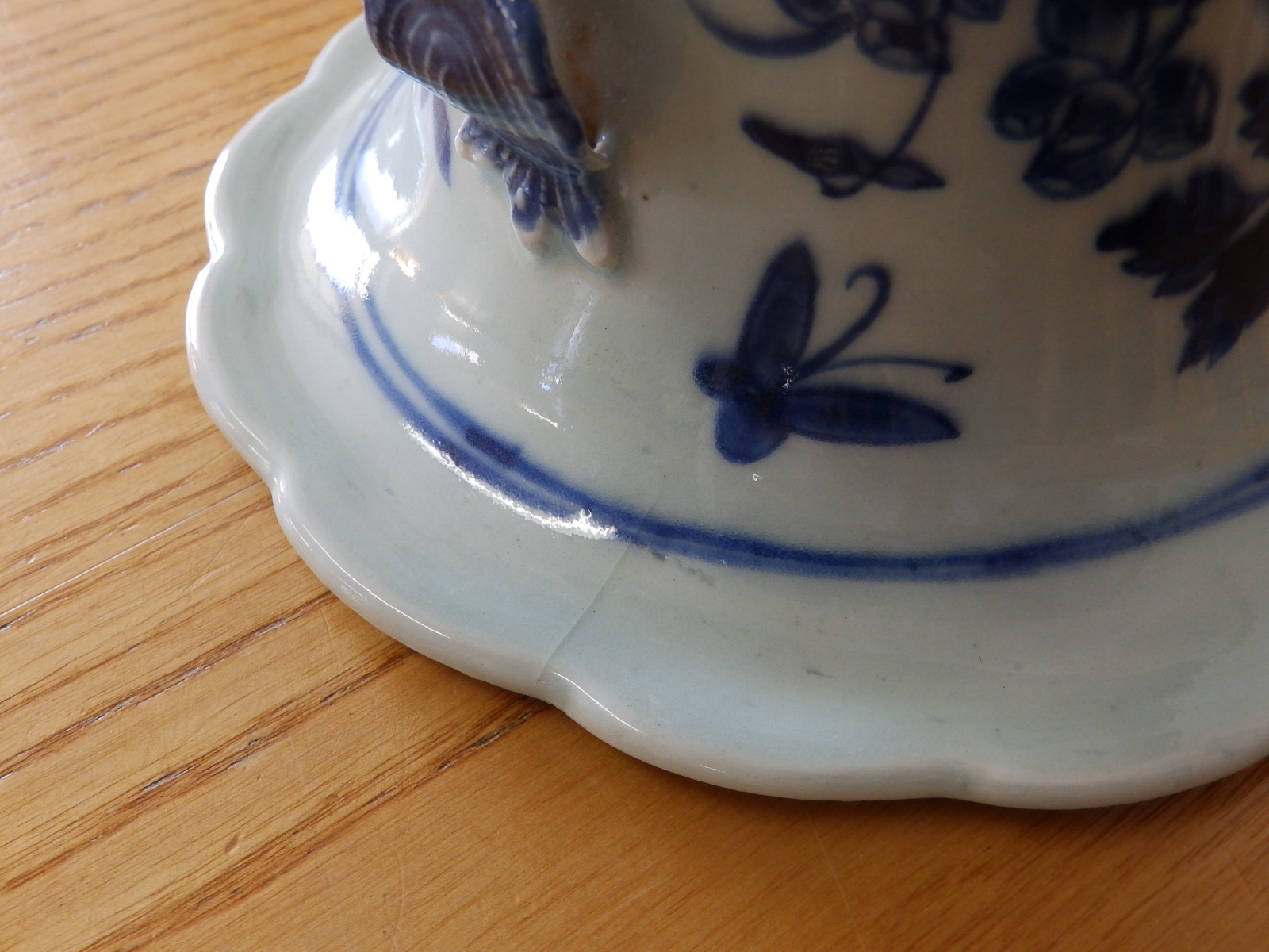 A pair of 19thC Chinese blue & white porcelain vases, the flared rims onto shouldered bodies, each - Image 10 of 10