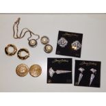 A pair of Nina Ricci imitation pearl clip-on earrings and a matching pendant necklace, two pairs