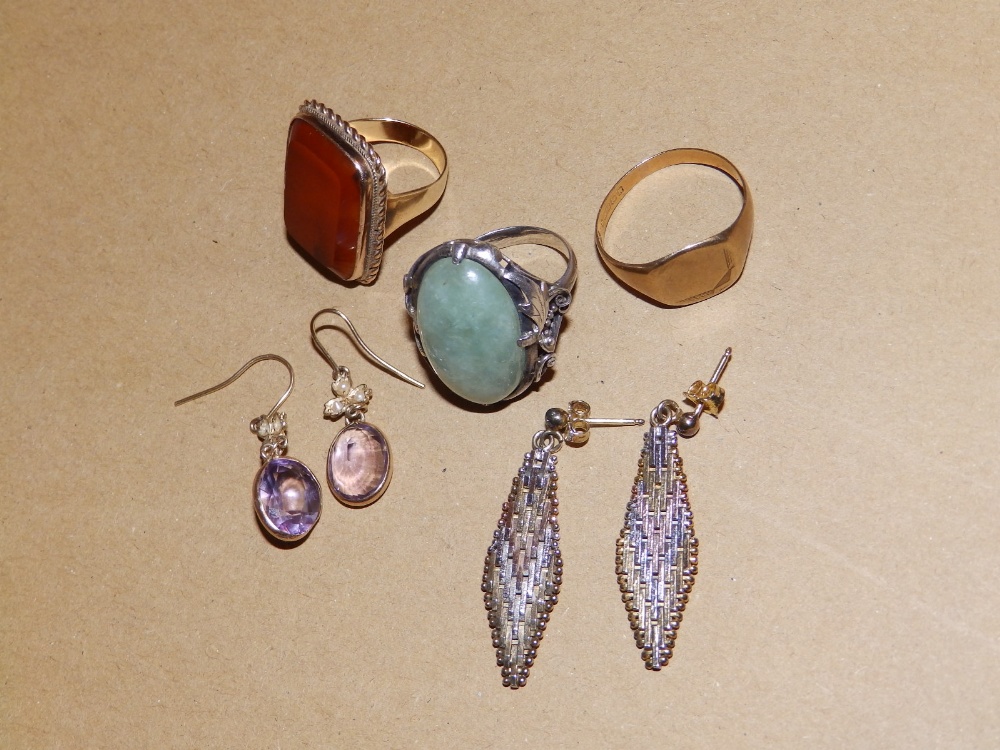 A pair of amethyst & pearl yellow metal drop earrings, a 9ct gold signet ring, a carnelian set - Image 2 of 2