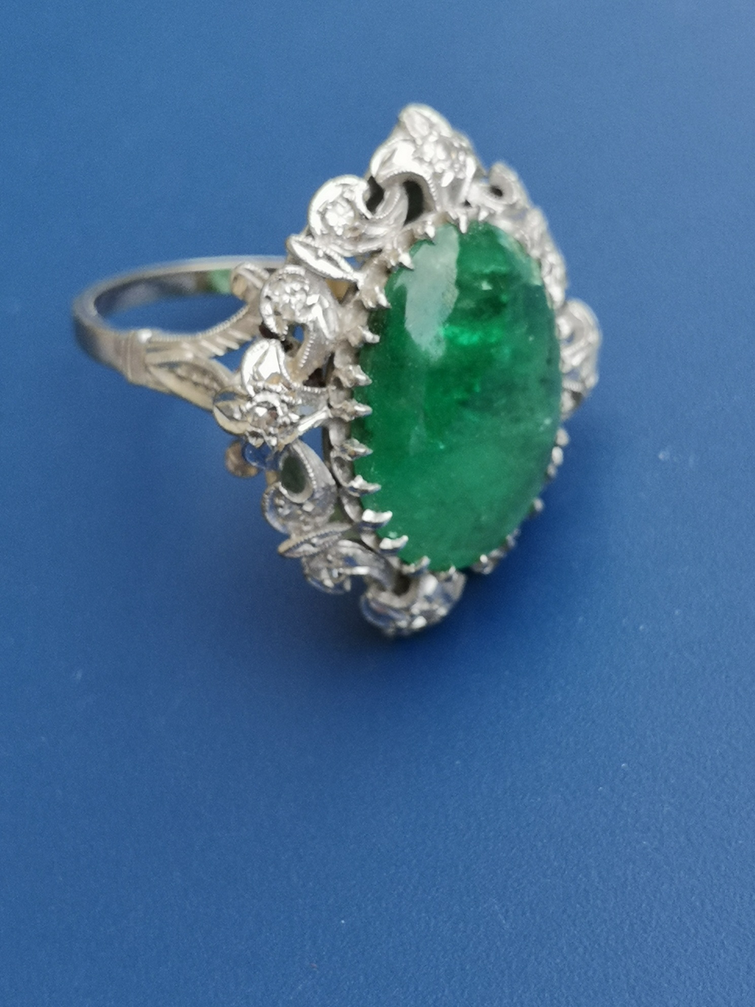 A cabochon emerald & diamond set 18ct white gold ring, the elaborately pierced openwork claw - Image 2 of 3