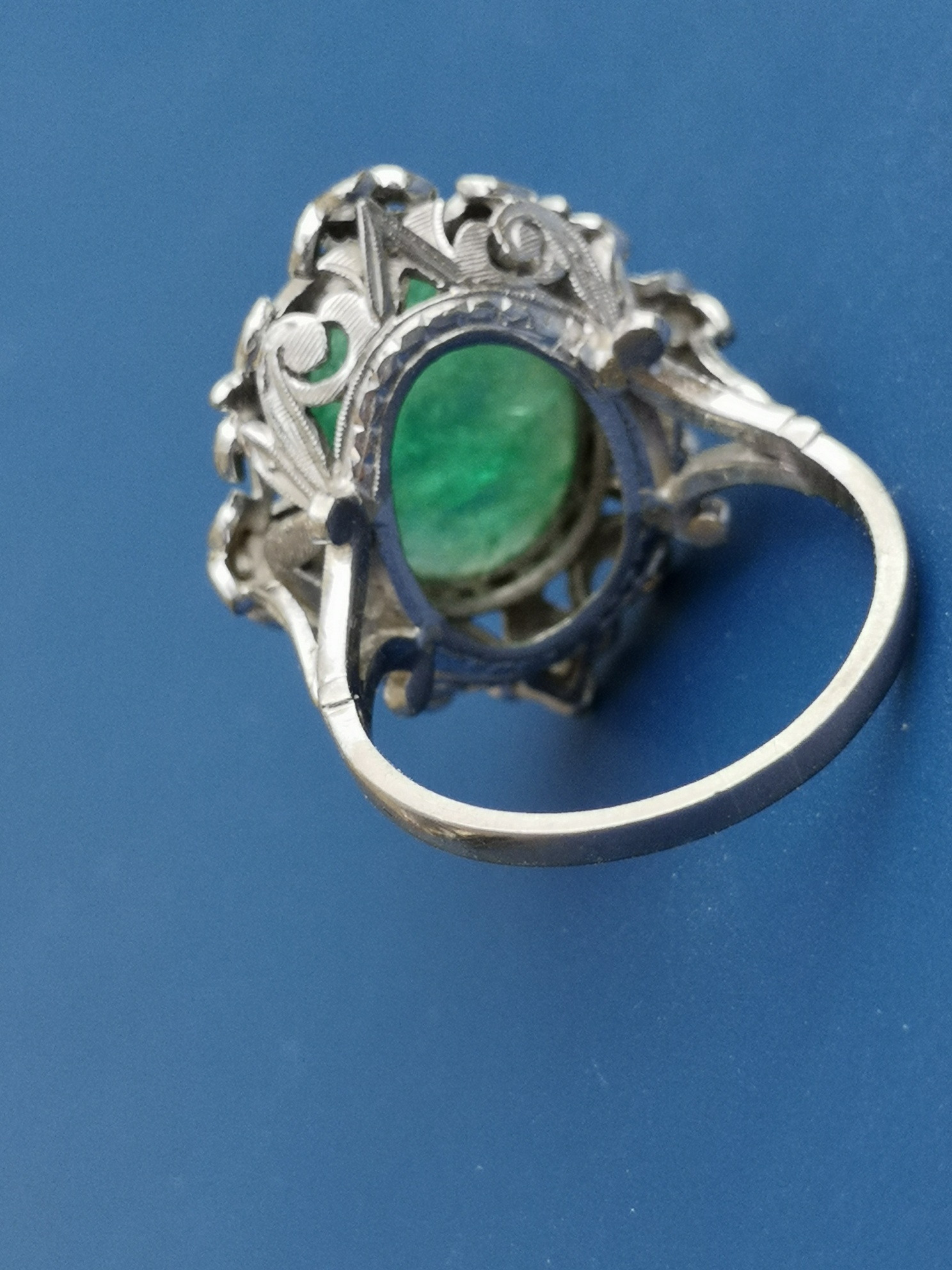 A cabochon emerald & diamond set 18ct white gold ring, the elaborately pierced openwork claw - Image 3 of 3