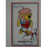 ORIGINAL 1966 WORLD CUP WILLE POSTCARD AUTOGRAPHED BY BOBBY MOORE