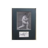 CRICKET - RICHARD HADLEE NEW ZEALAND MOUNTED PHOTOGRAPH AND SIGNATURE