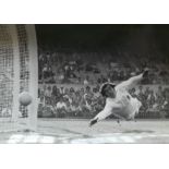 1974 ORIGINAL PRESS PHOTOGRAPH - PETER SHILTON LEICESTER & ENGLAND