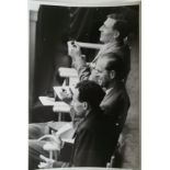 1956 OLYMPICS - ORIGINAL PRESS PHOTO SHOWING ROGER BANNISTER, JOHN LANDY & THE DUKE OF EDINGBURGH