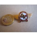 SPEEDWAY - 1949 - 1980 SWINDON GILT BADGE