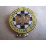 SPEEDWAY - HACKNEY SUPPORTERS CLUB GILT BADGE