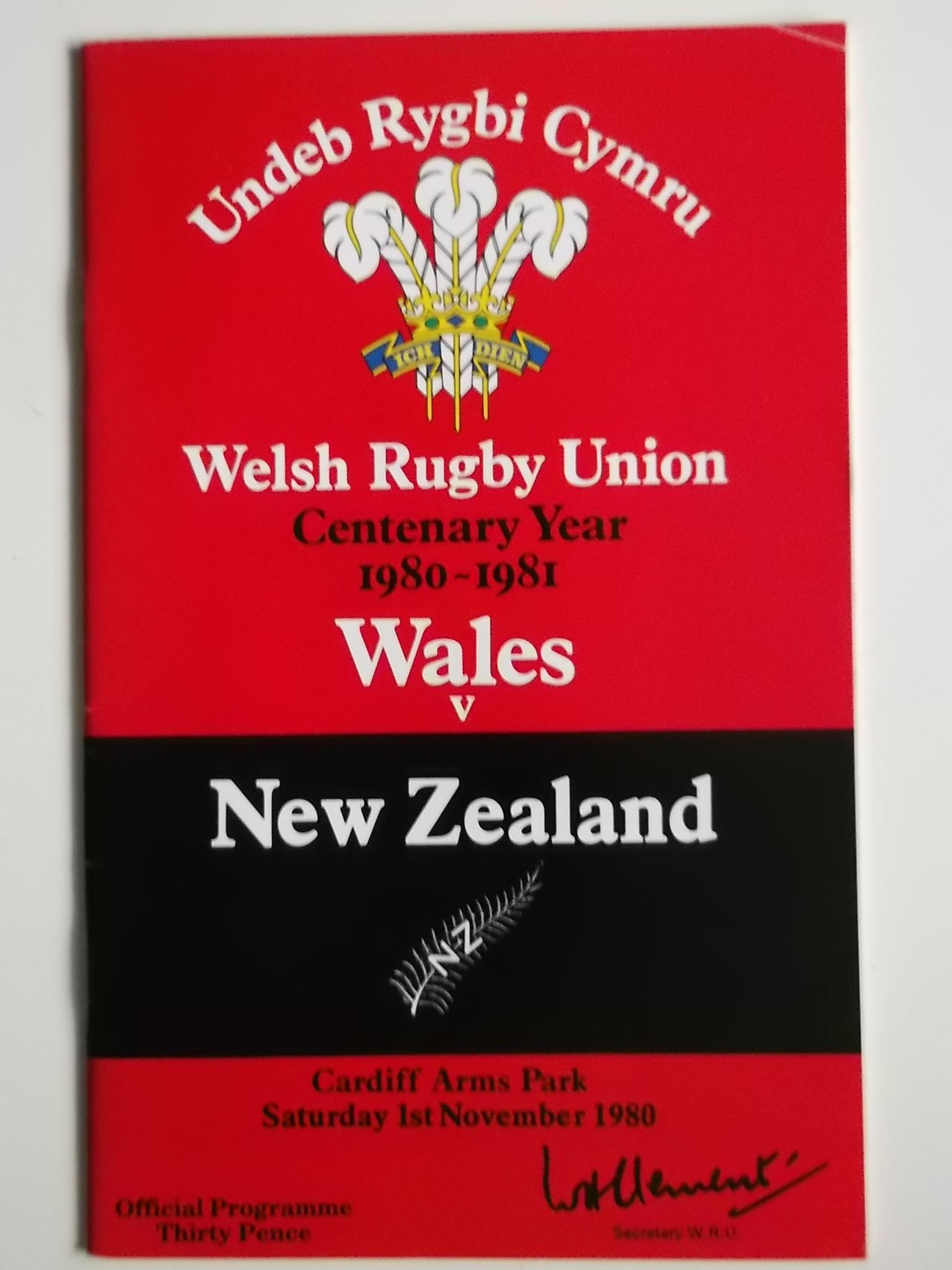 RUGBY UNION - 1980 WALES V NEW ZEALAND PROGRAMME + TICKET