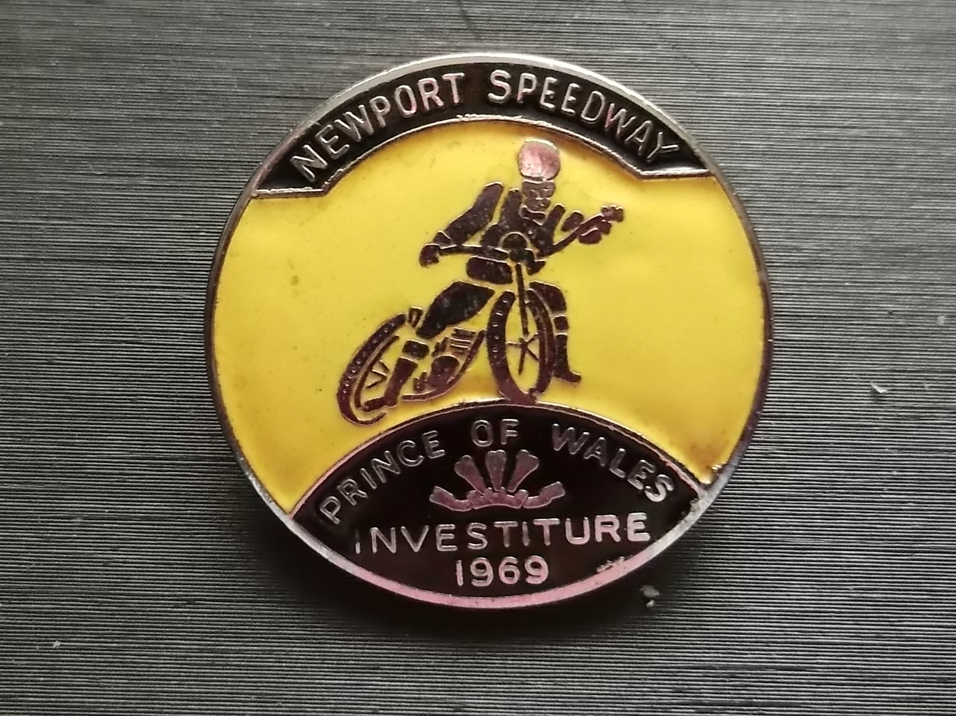 SPEEDWAY - NEWPORT 1969 PRINCE OF WALES INVESTITURE BADGE