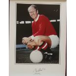 MANCHESTER UNITED - BOOBY CHARLTON AUTOGRAPHED PHOTO