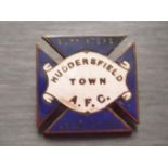 HUDDERSFIELD TOWN - VINTAGE SUPPORTERS CLUB BADGE