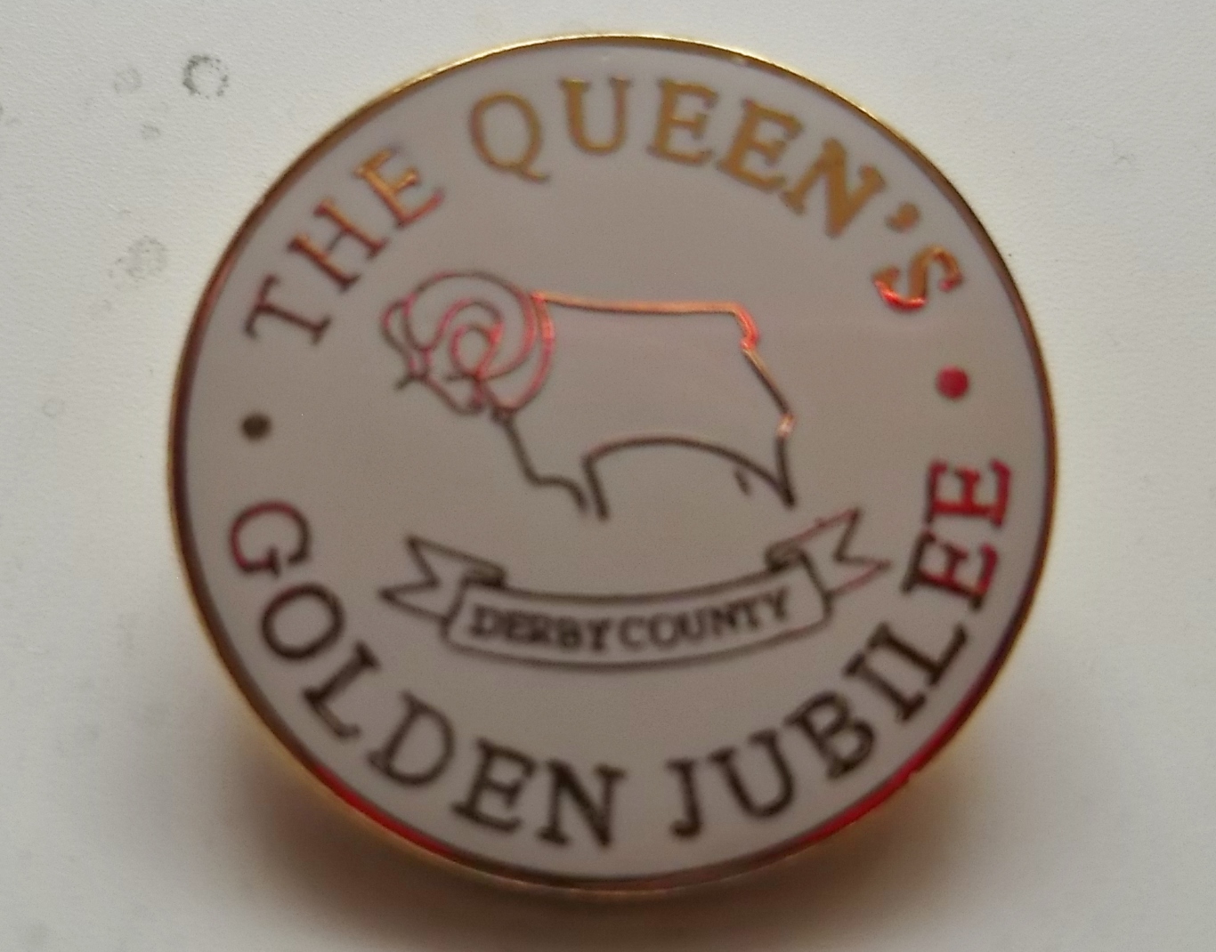 DERBY COUNTY - THE QUEENS JUBILEE 2003 BADGE