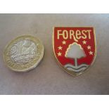 NOTTINGHAM FOREST VINTAGE GILT BADGE