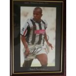 WEST BROMWICH ALBION - FRAMED & GLAZED AUTOGRAPHED PHOTO OF ROBERT EARNSHAW