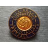 GILLINGHAM - VINTAGE SUPPORTERS CLUB BADGE