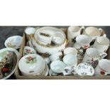 Box of foxhunting decorated crockery, tankards, teacups, saucers, etc.