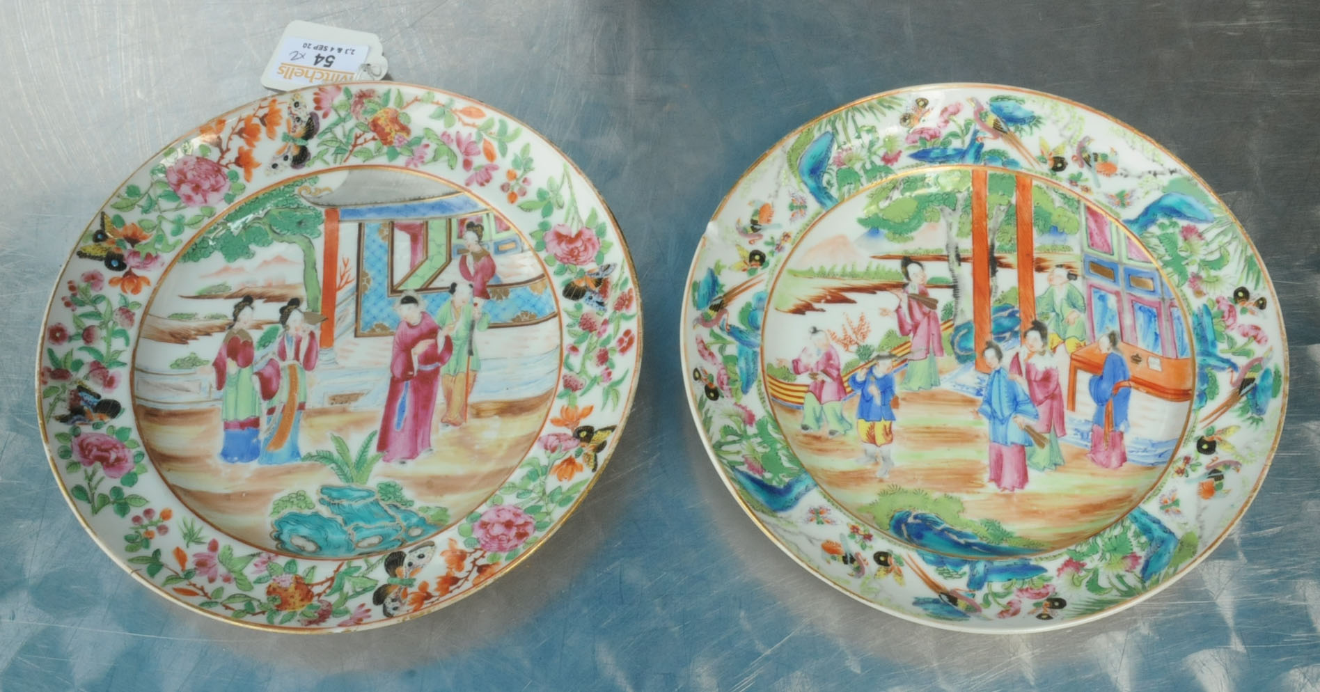 A pair of 19th century Cantonese porcelain plates, decorated in typical colours. Diameter 20 cm. - Image 2 of 7