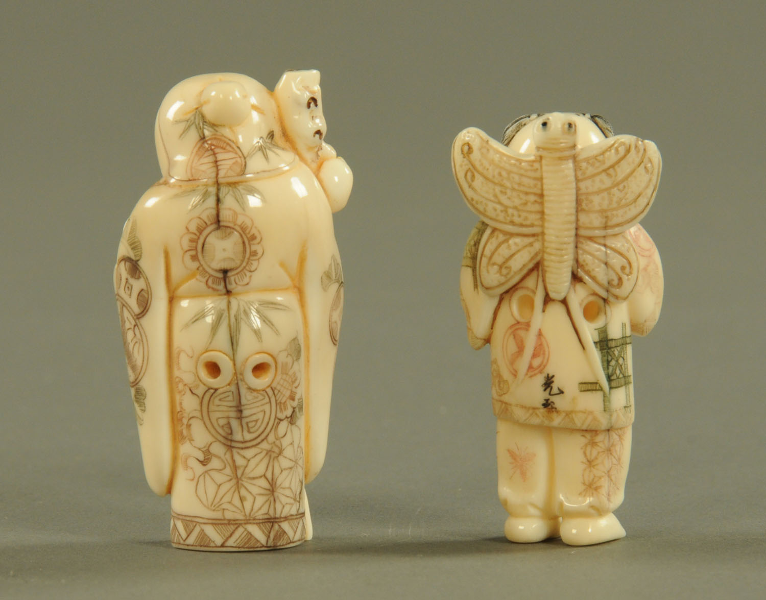 Two Japanese ivory netsuke figures, circa 1900. Tallest 6 cm. - Image 2 of 3