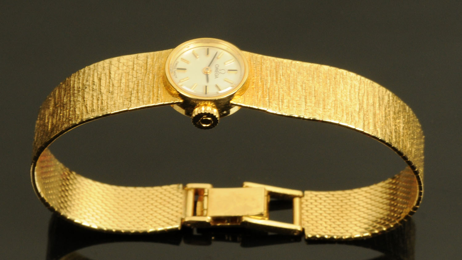 An 18 ct gold Omega ladies wristwatch 1973, movement No. - Image 2 of 3