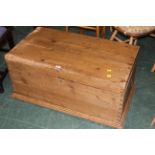 Pine rectangular trunk with dovetailed joints and carrying handles