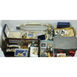 Box of costume jewellery, earrings, watches, jewellery boxes, thimbles,