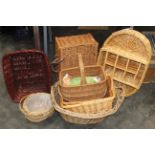 Small quantity of wicker baskets