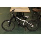 Child's Specialised Hot Rock 20 mountain bike